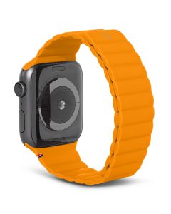 Decoded Silicone magnet Traction Strap Lite for Apple Watch 41/40/38mm - Apricot